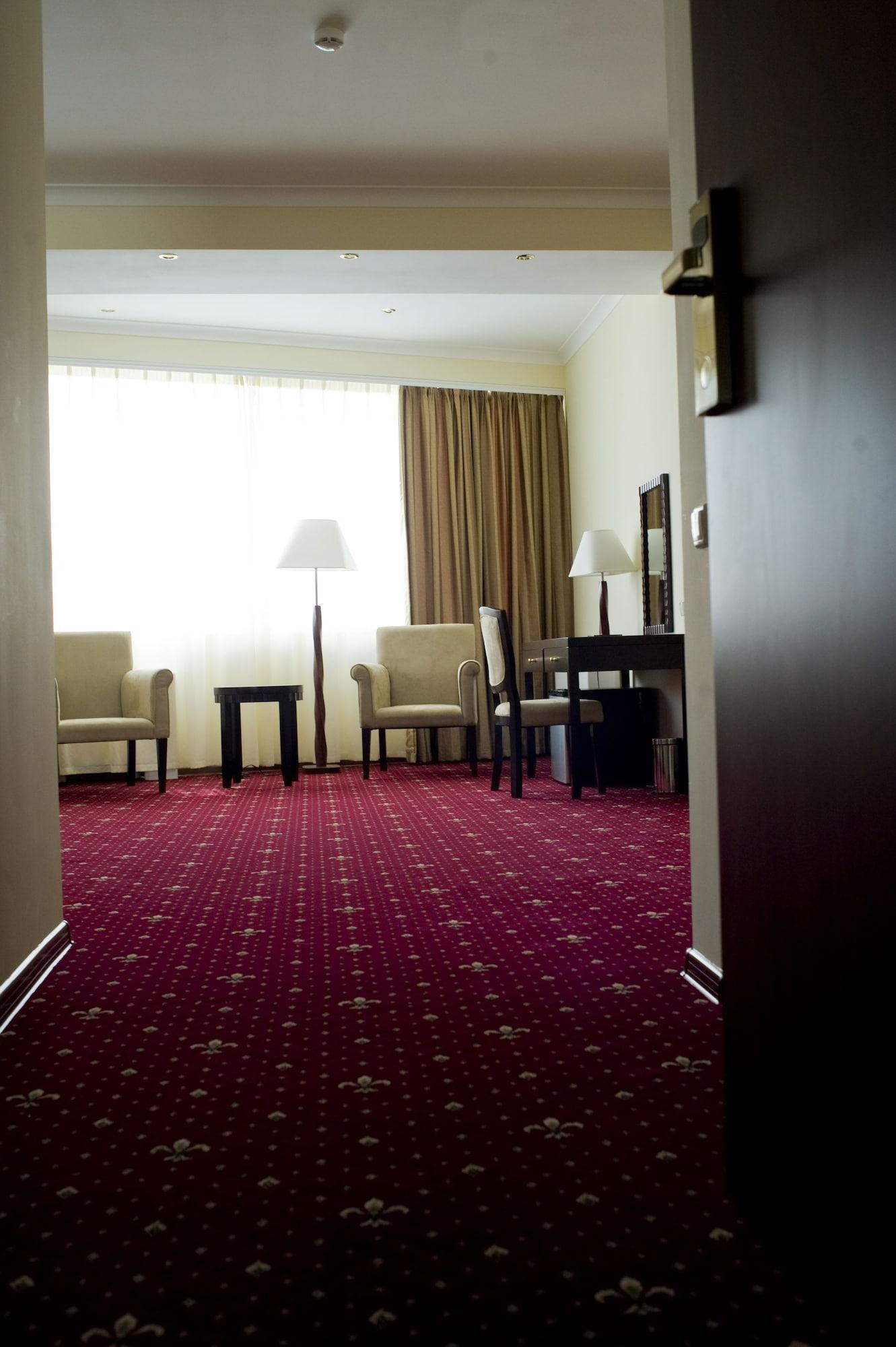 Jumbo Hotel キシナウ エクステリア 写真