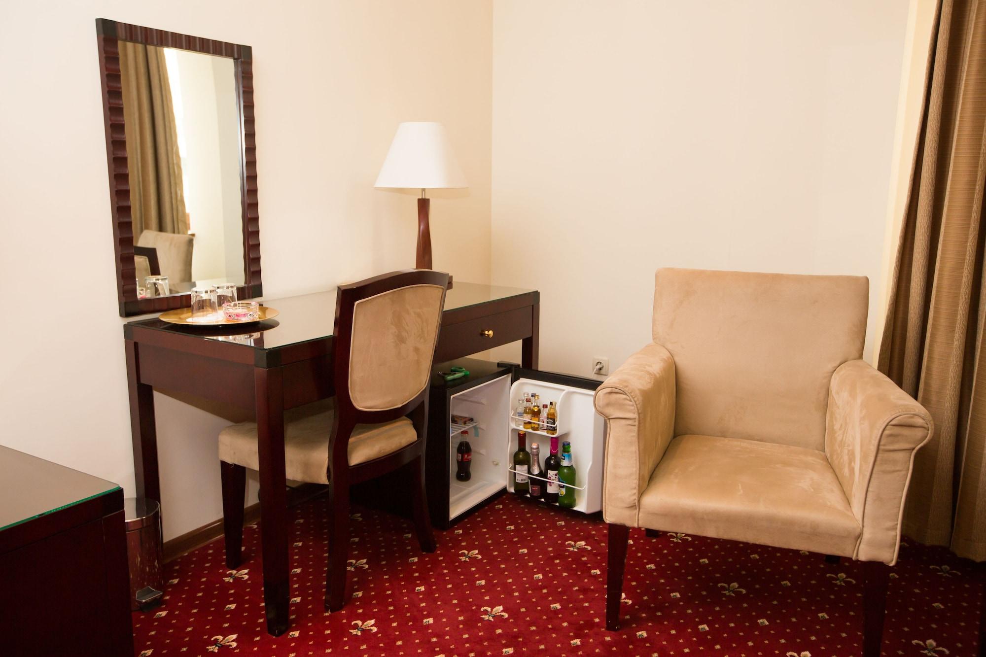 Jumbo Hotel キシナウ エクステリア 写真
