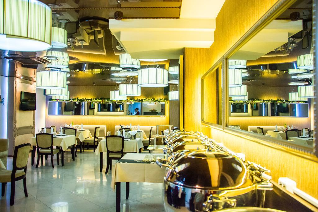 Jumbo Hotel キシナウ エクステリア 写真