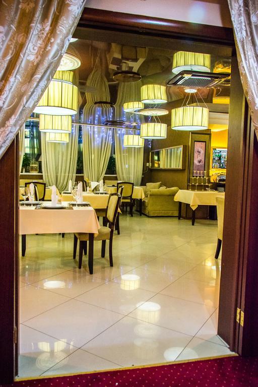 Jumbo Hotel キシナウ エクステリア 写真